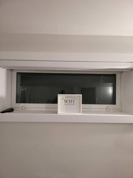 Luxury One Bedroom Виннипег Экстерьер фото